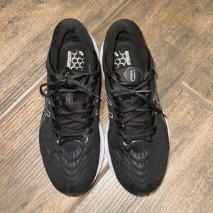 ASICS GT 2000-11 
Black 
Like new, gently used 
Size 10